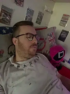 Snapshot of io1Elian chatting on April 4, 2:25 pm io1Elian online show from April 4, 2:25 pm