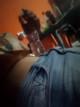 Snapshot of Alexanderz1996a chatting on February 3, 3:37 am Alexanderz1996a online show from February 3, 3:37 am