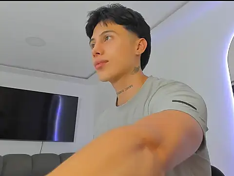 Snapshot of Felipevalbuena chatting on February 1, 6:45 am Felipevalbuena online show from February 1, 6:45 am