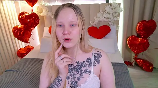 AnnieVibe online show from February 10, 5:39 pm