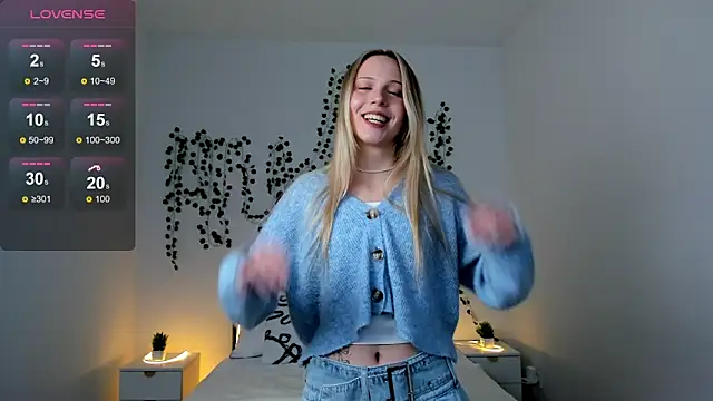 EllyMartinez online show from February 1, 12:48 pm