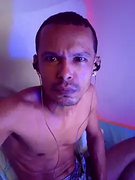 Snapshot of DeivisDeejay chatting on February 1, 2:15 pm DeivisDeejay online show from February 1, 2:15 pm