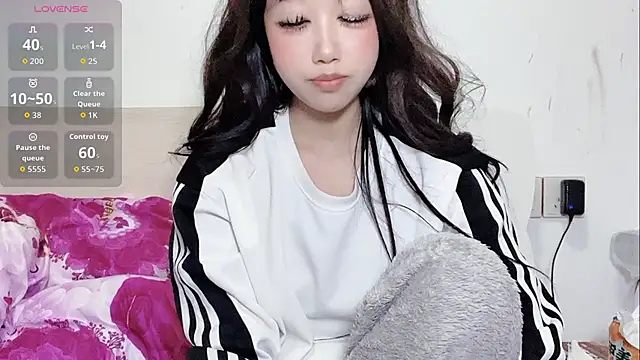 qilaile online show from February 3, 4:12 pm