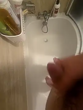 Aaandrew222222 online show from February 8, 12:03 am