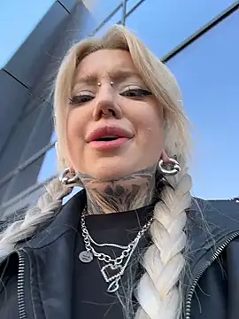 Chiibi online show from April 1, 1:41 pm