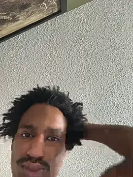 Tyeyoungg online show from February 1, 6:06 pm