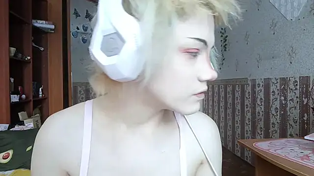 Snapshot of KathernSaulters chatting on March 17, 7:01 am KathernSaulters online show from March 17, 7:01 am