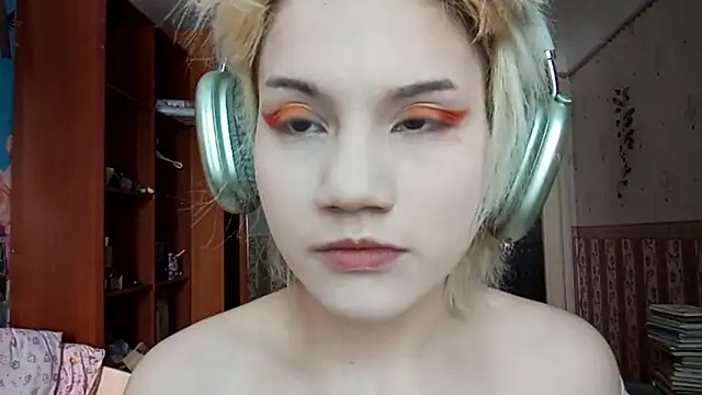 Snapshot of KathernSaulters chatting on March 23, 7:12 am KathernSaulters online show from March 23, 7:12 am