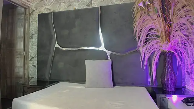 SaxxybunnyAndJayzzy online show from June 18, 4:46 am