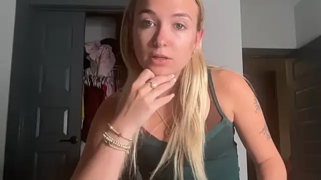 kelseyblu online show from May 7, 12:16 am