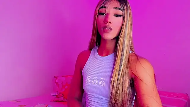 Snapshot of Babyestrella_ chatting on March 11, 2:50 am Babyestrella online show from March 11, 2:50 am