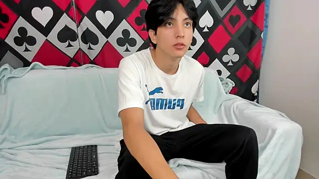 Snapshot of Steerlingxvx chatting on February 5, 12:32 pm Steerlingxvx online show from February 5, 12:32 pm