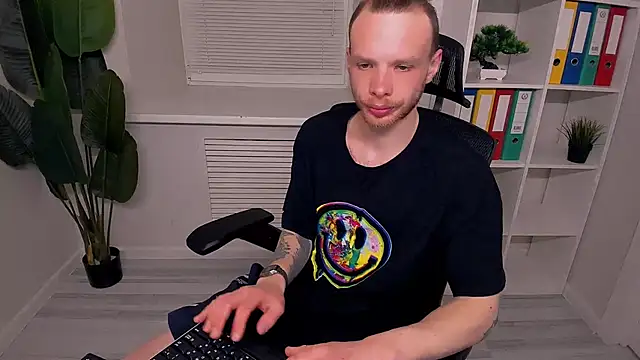 LandonMalone online show from February 11, 8:36 pm