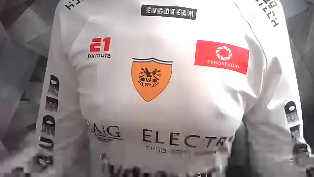 Snapshot of AlicePhyllis chatting on March 7, 6:21 am AlicePhyllis online show from March 7, 6:21 am