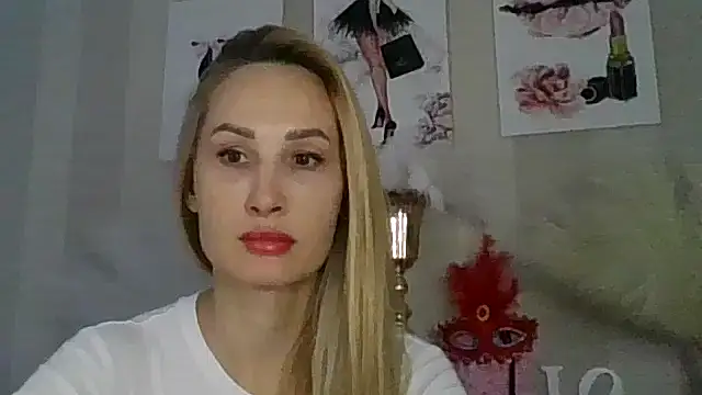 Snapshot of Kikki777 chatting on February 9, 2:43 pm Kikki777 online show from February 9, 2:43 pm