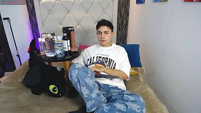 Samu Hott online show from March 19, 8:24 pm