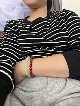 Snapshot of Yinini chatting on March 13, 2:23 pm Yinini online show from March 13, 2:23 pm