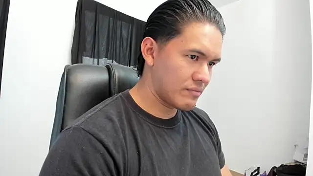 Snapshot of Andres28-2000 chatting on April 9, 2:33 pm Andres28-2000 online show from April 9, 2:33 pm