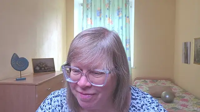 Emma Eclipsee online show from March 3, 10:32 am