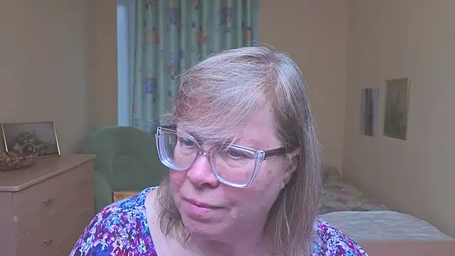 Emma Eclipsee online show from April 1, 10:49 am