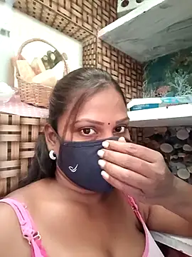 Snapshot of Tamil_Hot_Nisha chatting on February 17, 6:10 am Tamil Hot Nisha online show from February 17, 6:10 am