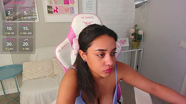 Snapshot of Luna_Cortier chatting on March 7, 5:37 am Luna Cortier online show from March 7, 5:37 am