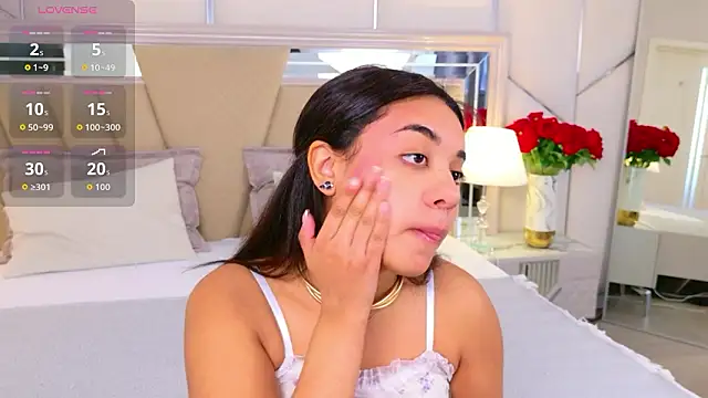 Snapshot of Luna_Cortier chatting on March 11, 5:57 am Luna Cortier online show from March 11, 5:57 am