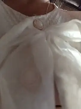 lena-cute online show from May 15, 2:51 am
