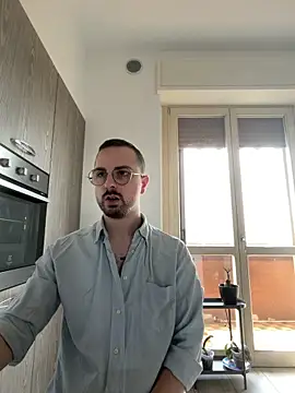 Snapshot of ItalianAlex chatting on May 18, 7:58 am ItalianAlex online show from May 18, 7:58 am