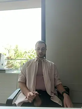 Snapshot of ItalianAlex chatting on June 1, 10:06 am ItalianAlex online show from June 1, 10:06 am