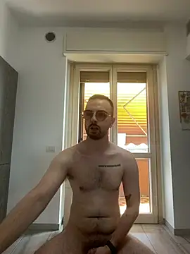 ItalianAlex online show from August 4, 2:08 pm
