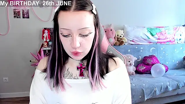 MollysLand online show from June 25, 8:41 am