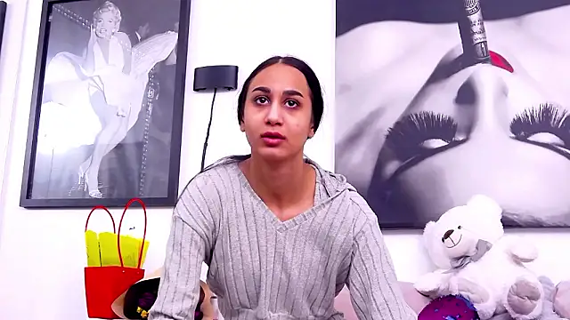 LexiPlay online show from March 3, 5:02 am