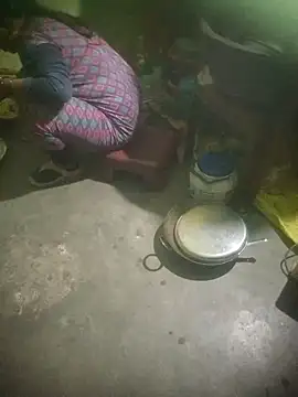 Snapshot of 06Rozi chatting on February 3, 1:05 pm 06Rozi online show from February 3, 1:05 pm