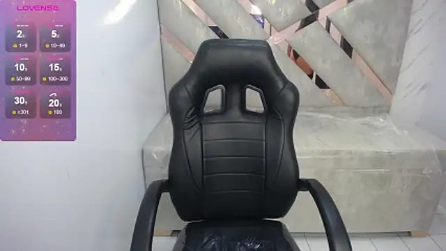 elizabeth t  online show from March 23, 8:02 pm