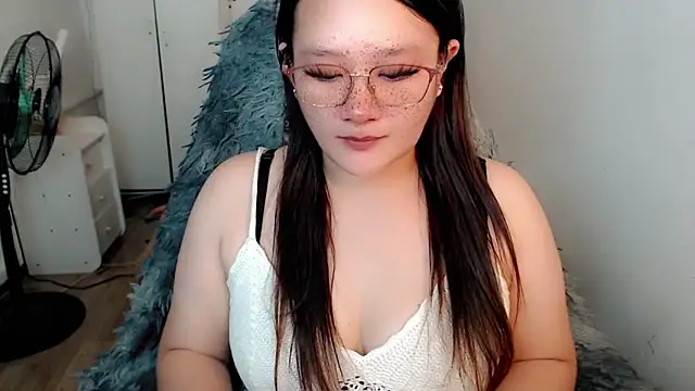 Snapshot of UrLovelyWetPussy chatting on March 12, 6:41 am UrLovelyWetPussy online show from March 12, 6:41 am