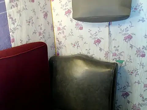 Snapshot of UrLovelyWetPussy chatting on May 22, 10:43 am UrLovelyWetPussy online show from May 22, 10:43 am