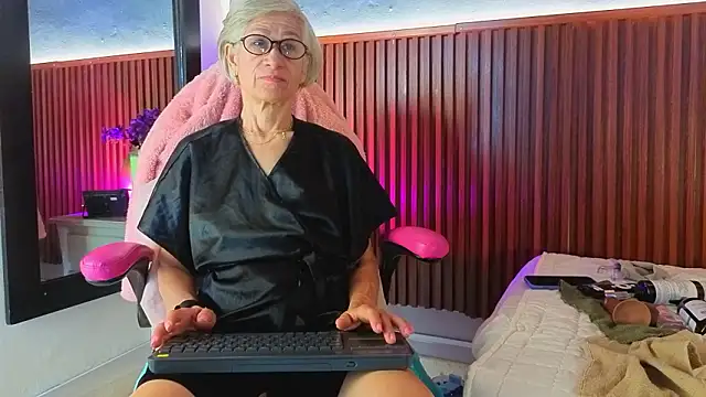 miss monserrate01 online show from February 23, 1:52 pm