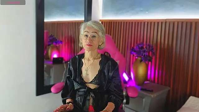 miss monserrate01 online show from May 5, 1:30 pm