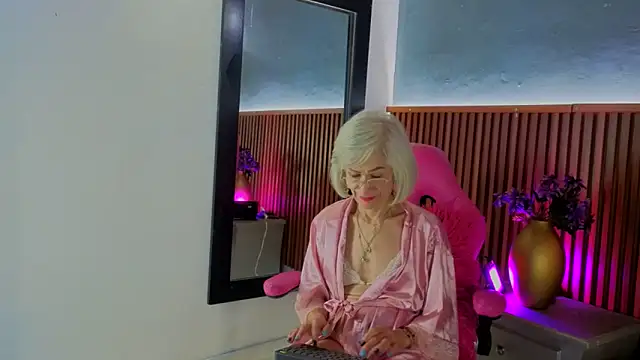 miss monserrate01 online show from May 28, 1:30 pm