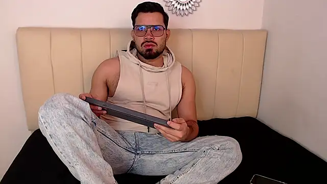 Walter Rivers online show from February 11, 12:32 pm