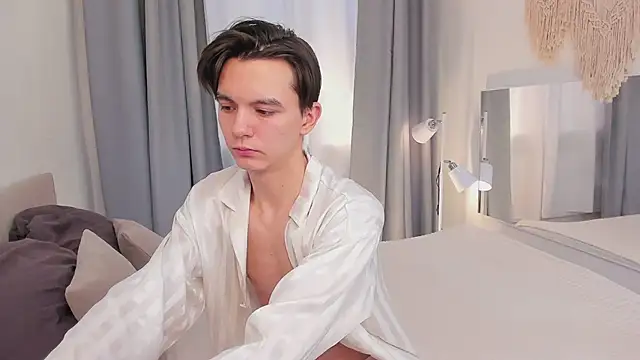 Ian Harrickton online show from March 23, 5:33 am