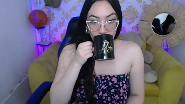 ALISS M  online show from February 3, 8:14 pm