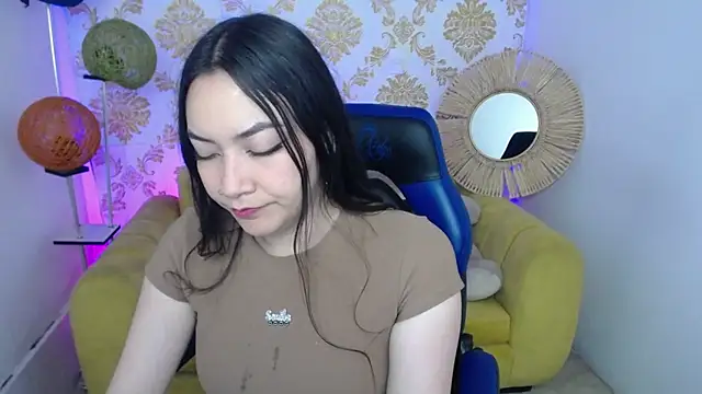 ALISS M  online show from February 6, 7:50 pm