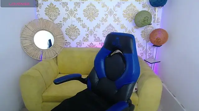 ALISS M  online show from February 9, 10:25 pm