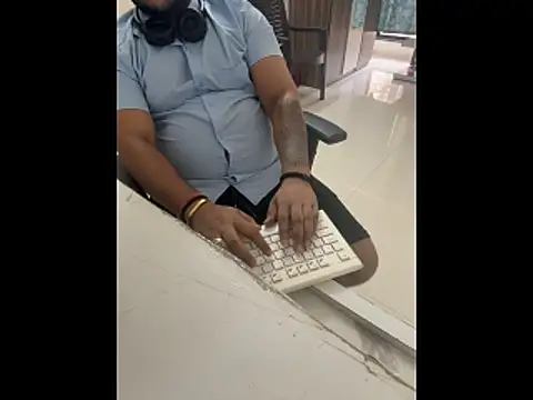 Snapshot of Rah0091 chatting on March 17, 8:50 am Rah0091 online show from March 17, 8:50 am