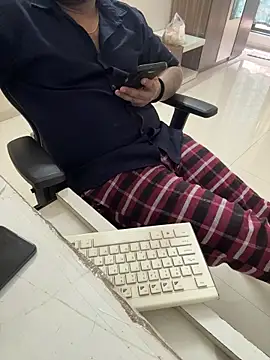 Snapshot of Rah0091 chatting on April 2, 6:55 am Rah0091 online show from April 2, 6:55 am