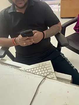 Snapshot of Rah0091 chatting on April 4, 9:40 am Rah0091 online show from April 4, 9:40 am