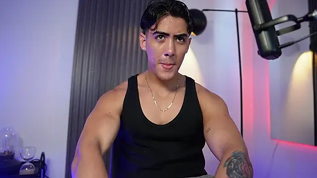 TaylerCross  online show from February 7, 7:06 pm