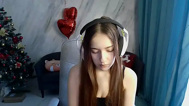 Snapshot of olivia_by chatting on February 16, 11:28 am olivia by online show from February 16, 11:28 am